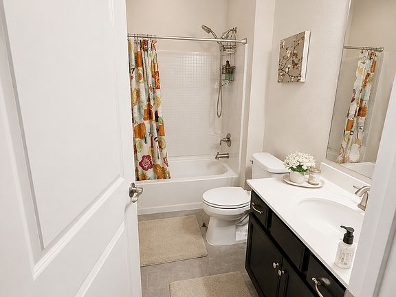 4th image of 412 Stern Ct