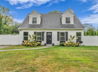 98 Dahlia Dr, Mastic Beach, NY 11951