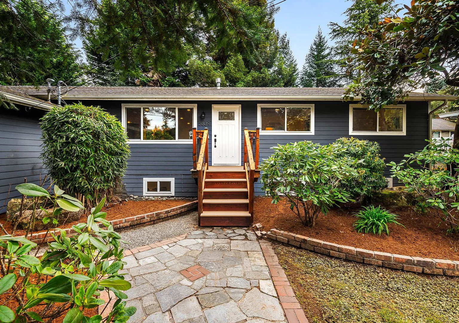 Beautifully Remodeled in Kenmore- Pet Friendly with Oversized Backyard — Photo 2