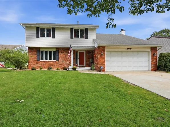 1309 Dianne Dr, Bloomington, IL 61704