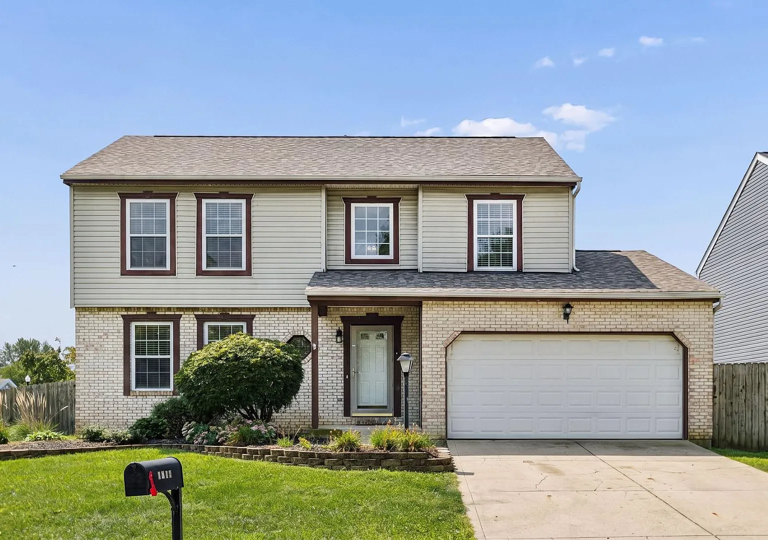4611 Thornoak Dr — Photo 1