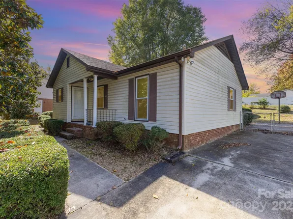 7428 Bradgate Rd, Charlotte, NC 28217