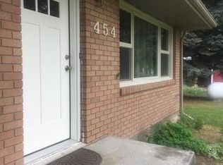 454 W Oak St, Shelley, ID 83274