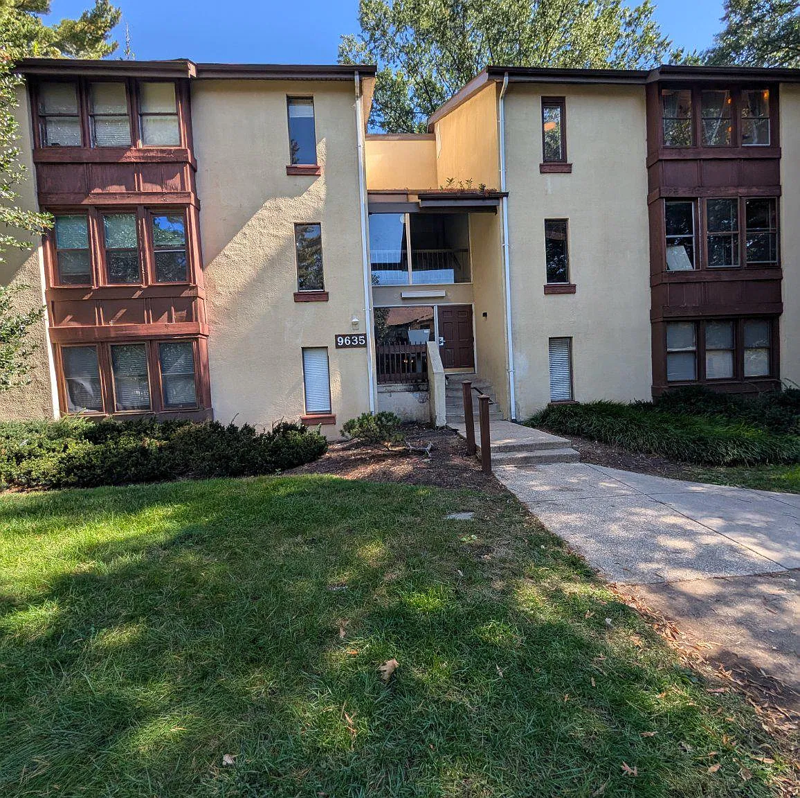 2 bed, 1.5 bath, 953 sqft, $1,990 — Photo 1