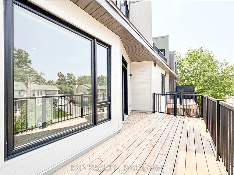 25 Fair Oaks Cres #E — Photo 26