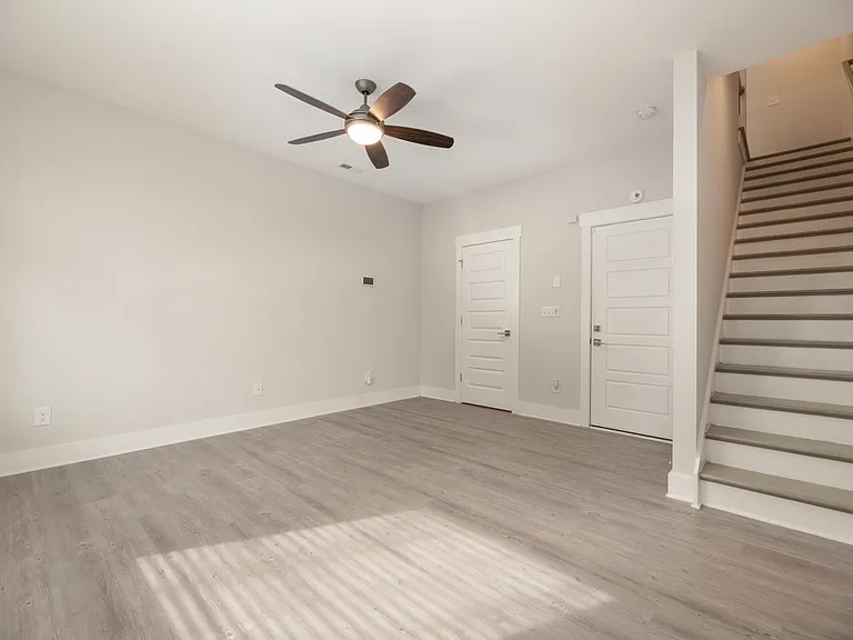 554 W End Dr — Photo 26