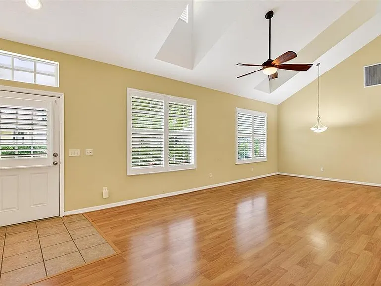 10801 Spring Mountain Pl — Photo 11
