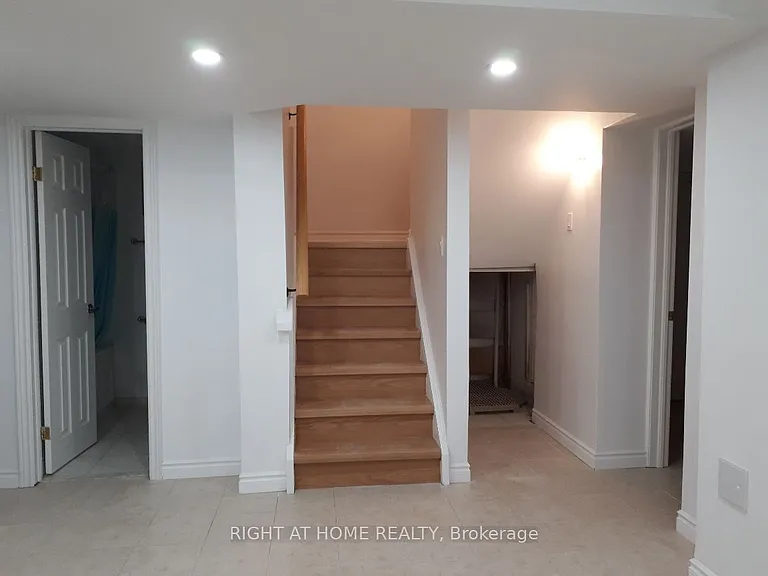 401 Mississauga Valley Blvd — Photo 11