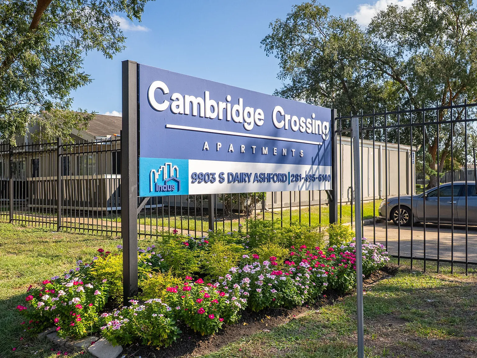 Huntington Village And Cambridge Crossing — Photo 2