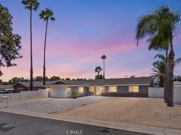 2090 Paddock Ln, Norco, CA 92860
