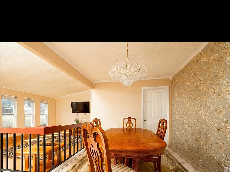 2621 Lemmontree Ln — Photo 10