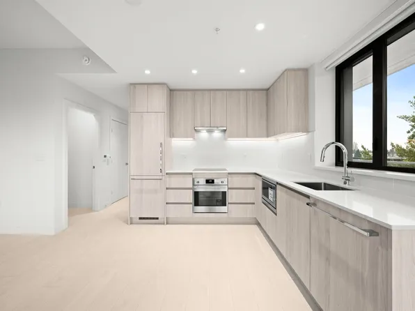4928 Quebec St #503, Vancouver, BC V5W 2N2