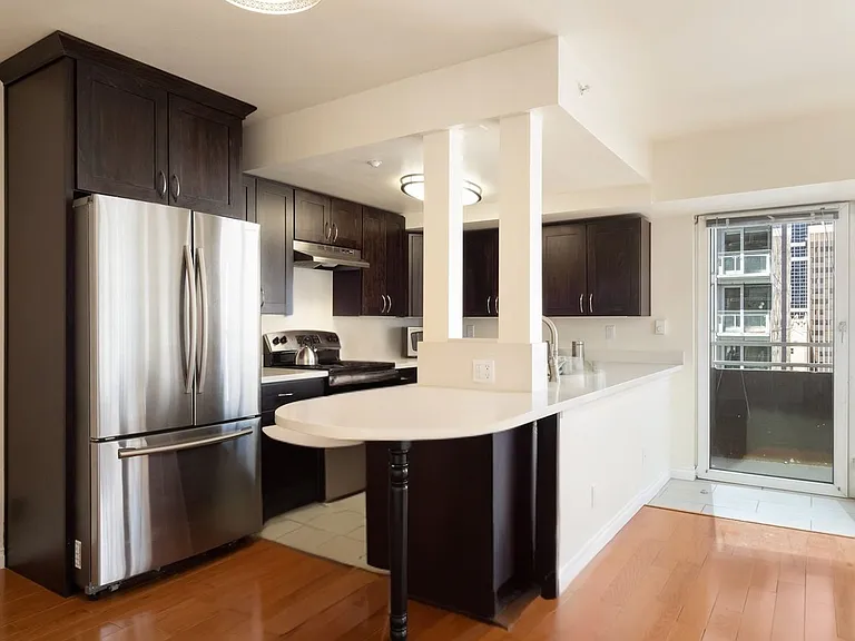 1415 2nd Ave #1807 — Photo 8