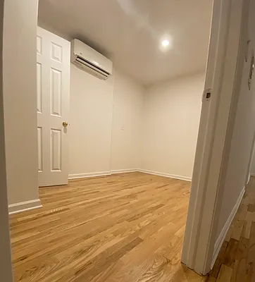 Rented by Current Real Estate Advisors | media 7