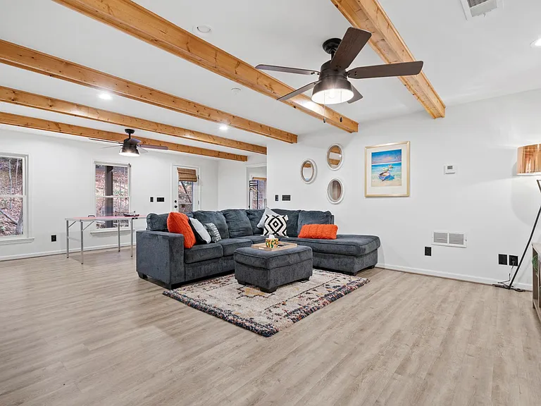 301 Buckskull Hollow Dr — Photo 22