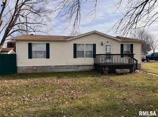 130 N West St, Fairview, IL 61432