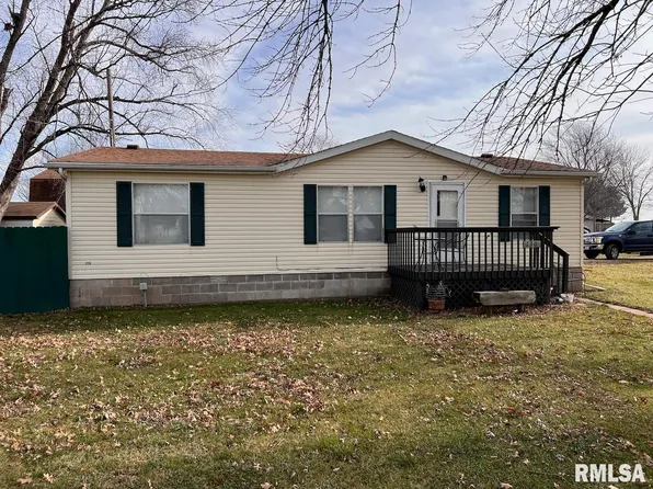 130 N West St, Fairview, IL 61432