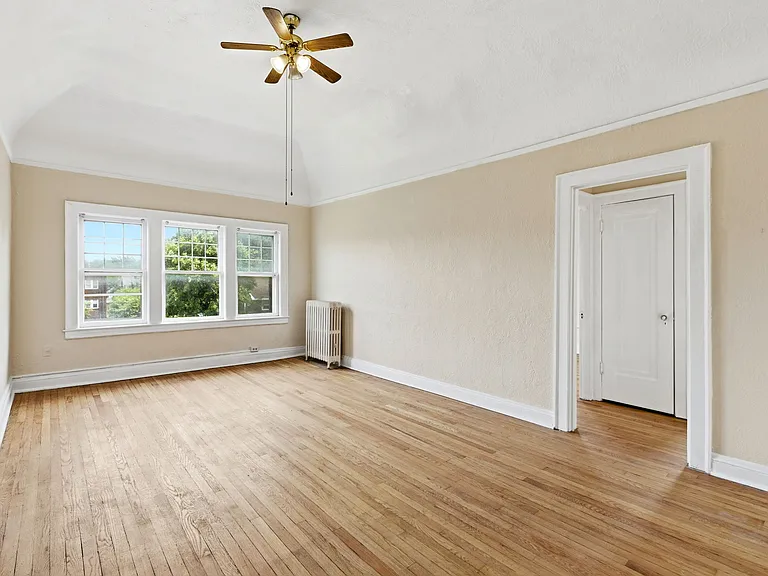 3214 Yorkshire Rd #301 — Photo 2
