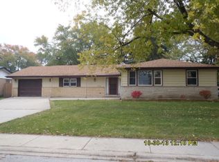 12812 E Playfield Dr, Crestwood, IL 60445