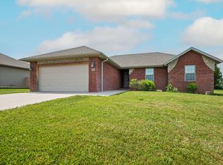1002 E Highview Dr, Ozark, MO 65721