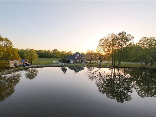 2455 Jenkins Dr, Rossville, TN 38066