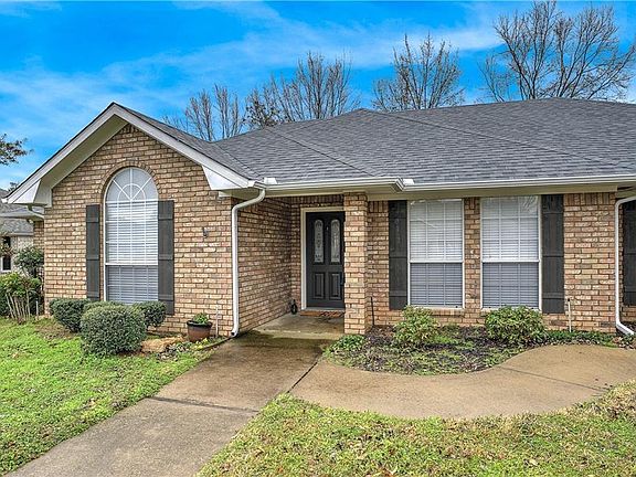 5th image of 1 Lillis Park Cir