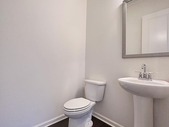 5th image of 20 Lochurst Ln