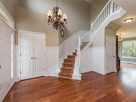 3rd image of 2739 Constitution Dr