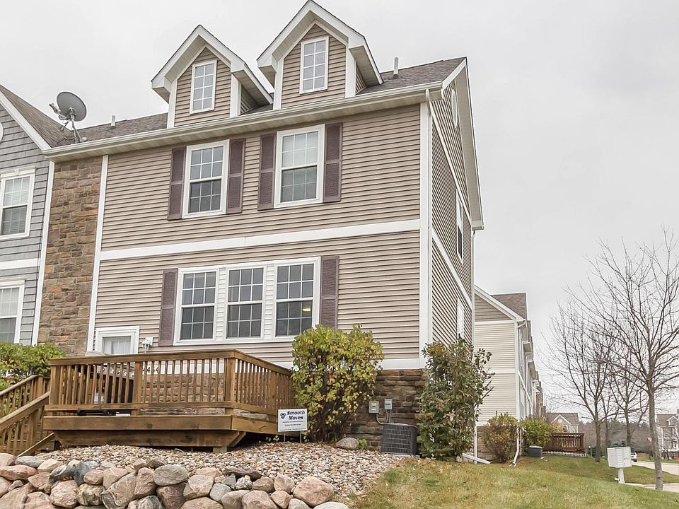 1st image of 4434 152nd St