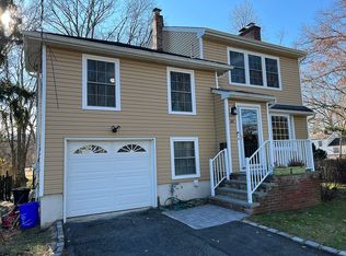 69 Belmont Dr, Livingston, NJ 07039
