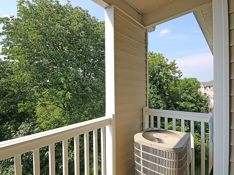 300 Riverbend Dr #4B — Photo 16
