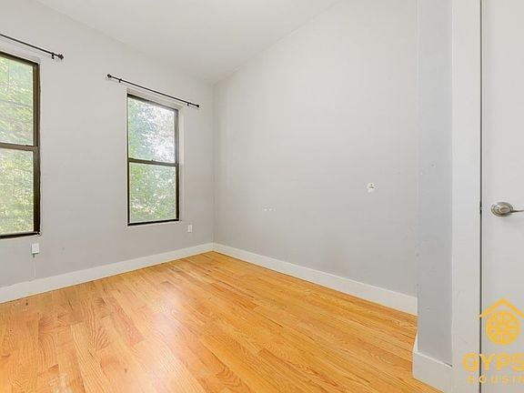 4th image of 323 Melrose St #2B