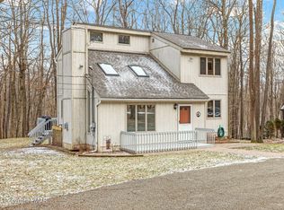 34 Sheffick Dr, Gouldsboro, PA 18424