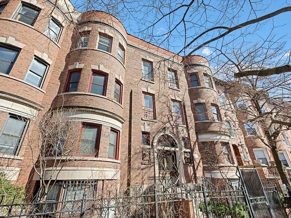 1st image of 4059 N Sheridan Rd APT 3