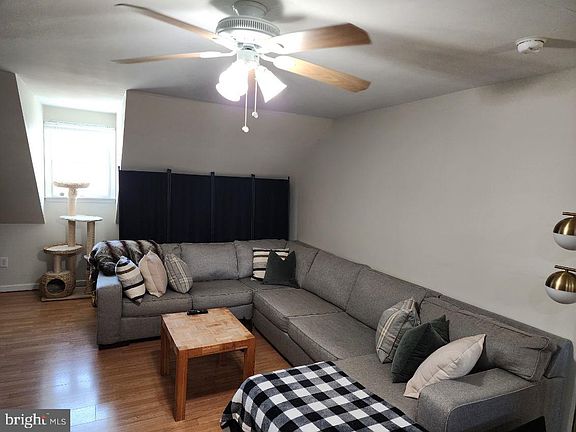 2nd image of 615 Adams St APT 1