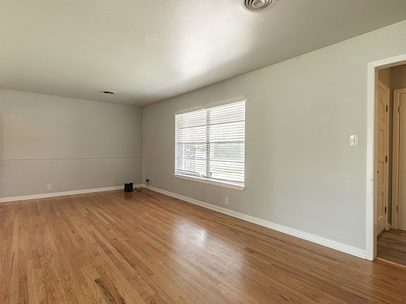 4th image of 1835 Dellhaven Dr