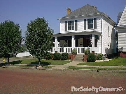 1st image of 1800 Virginia St