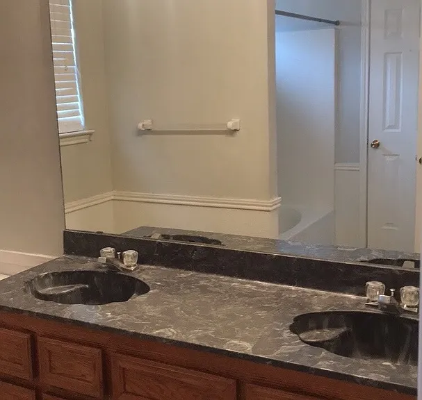 1102 Creek St — Photo 10