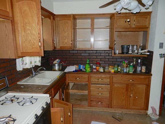3rd image of 2905 N 38th St