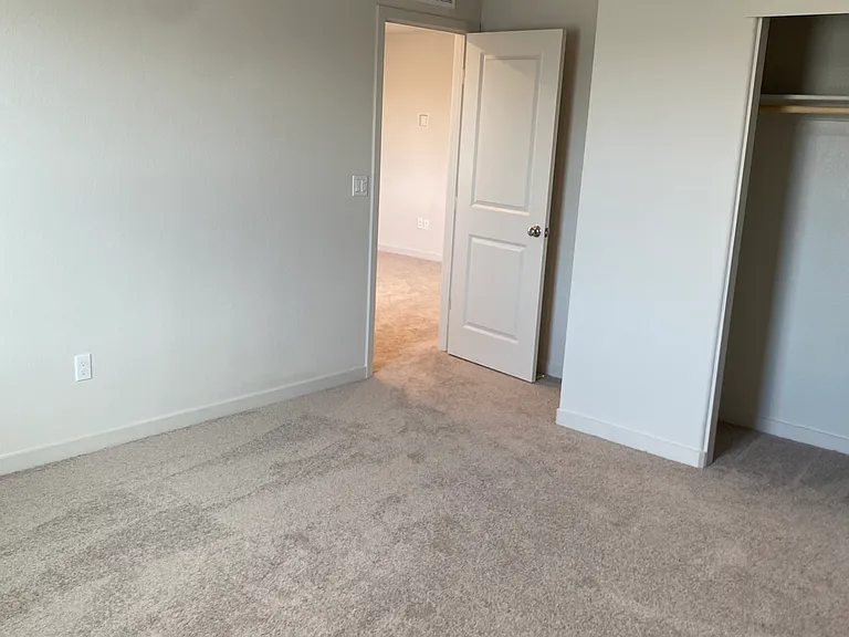 706 Diamond Valley Rd — Photo 13