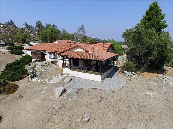 3rd image of 42080 Rockview Dr