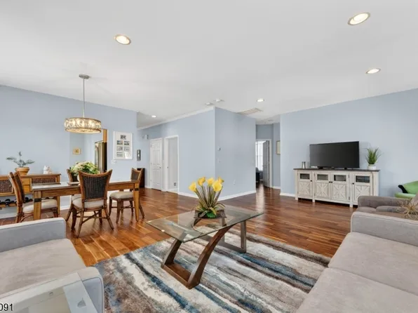 32 Benjamin St, Franklin Twp., NJ 08873