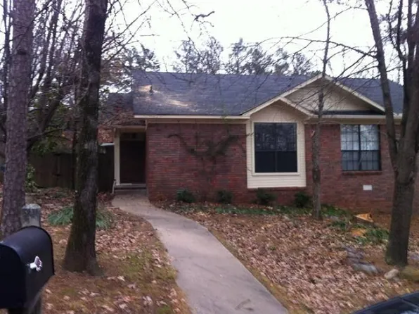 33 Woodlore Cir, Little Rock, AR 72211
