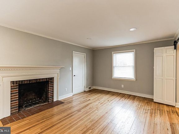 5th image of 101 Brookside Ave