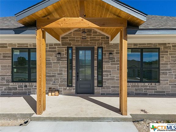 4th image of 3119 Fish Pond Dr