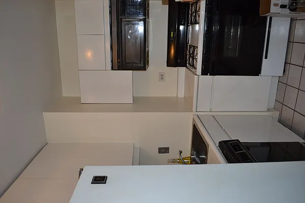 Rented by Tabak Real Estate | media 79