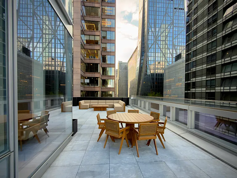 20 W 53rd St — Photo 39