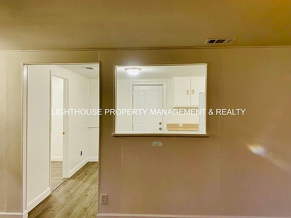 4th image of 2904 W 8th St