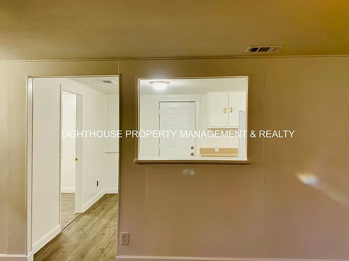2904 W 8th St — Photo 4