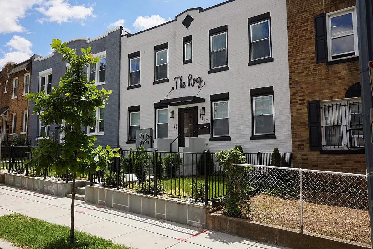 1137 Owen Pl NE APT 3 photo 1